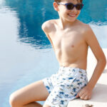 Μαγιώ βερμούδα με φοινικόδεντρα